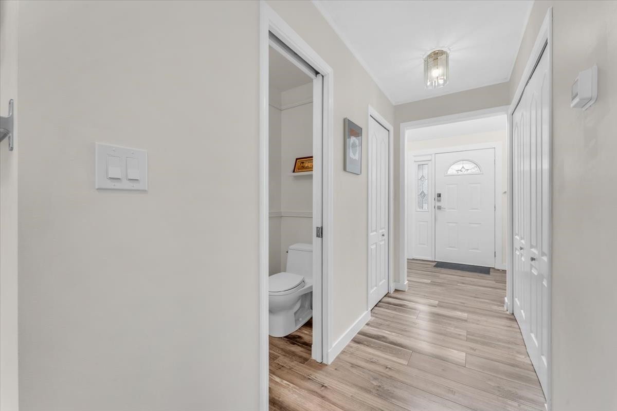 10552 Woodglen Close, Surrey, BC