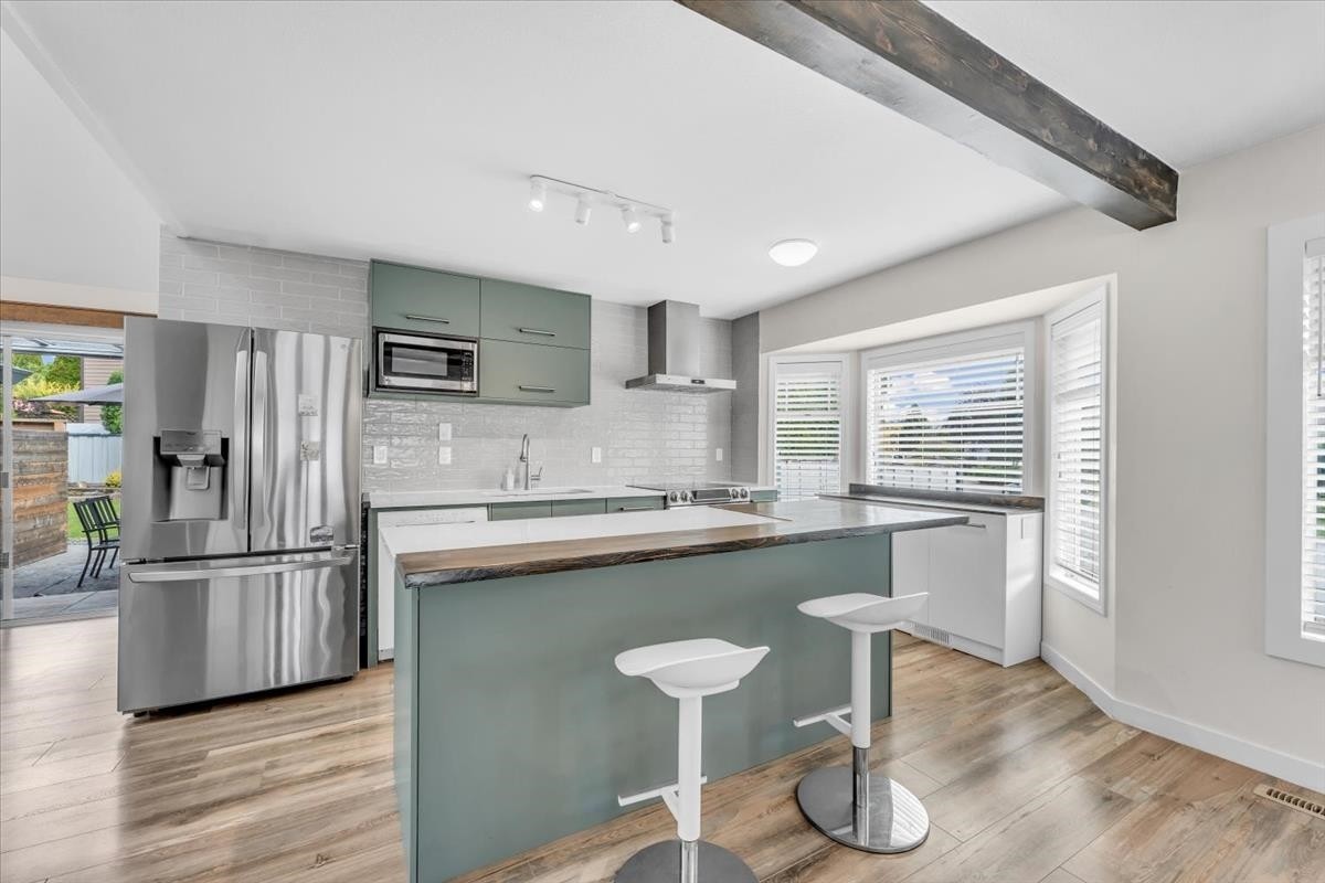 10552 Woodglen Close, Surrey, BC