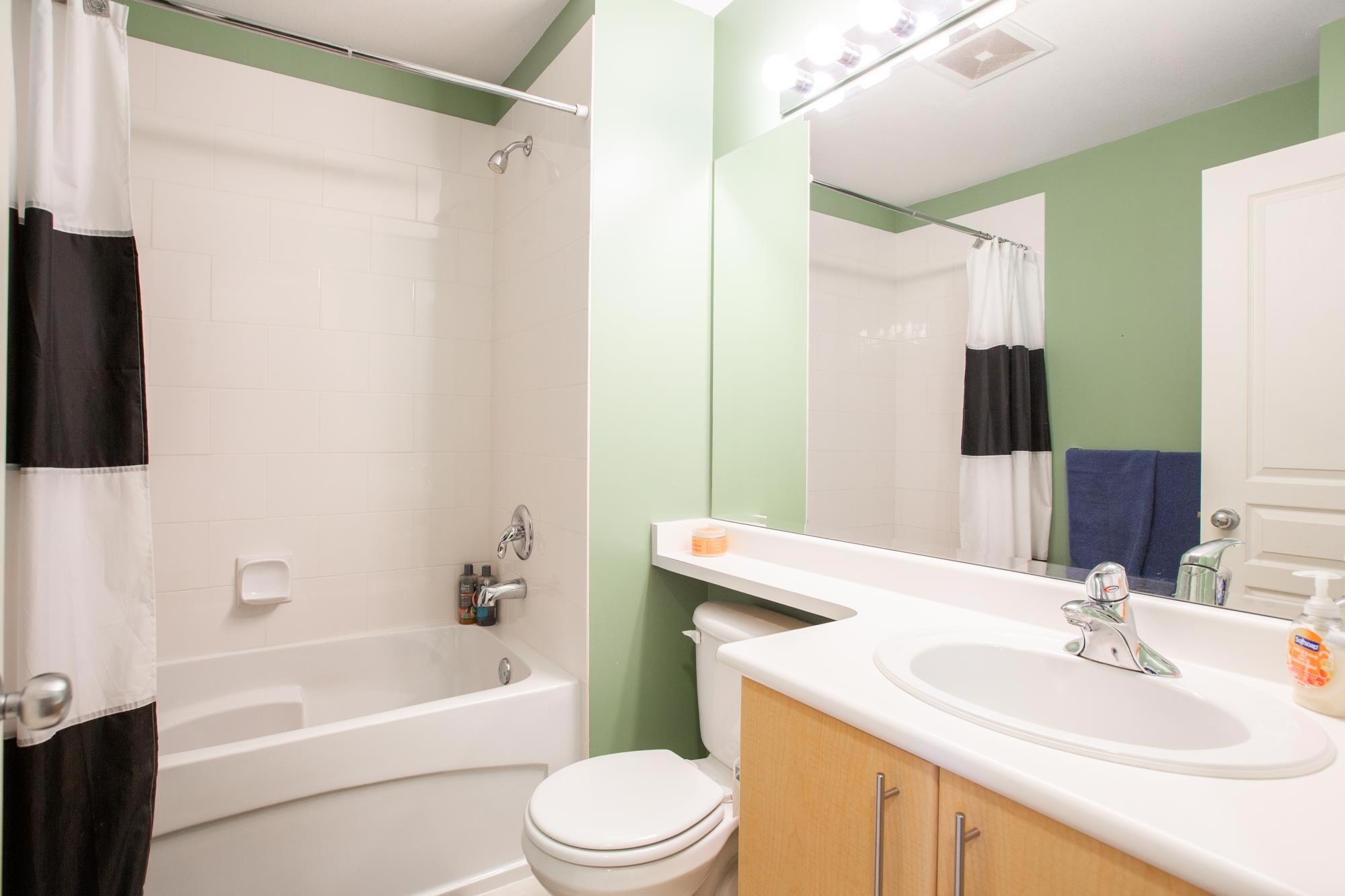 66-6050 166 Street, Surrey, BC