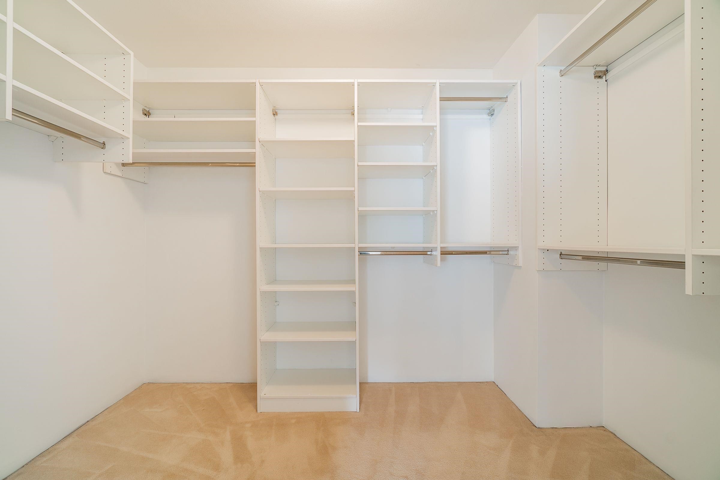 20-15037 58Th Avenue, Surrey, BC