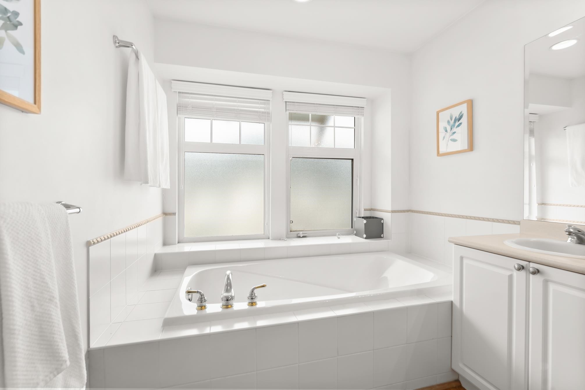 20-15037 58Th Avenue, Surrey, BC