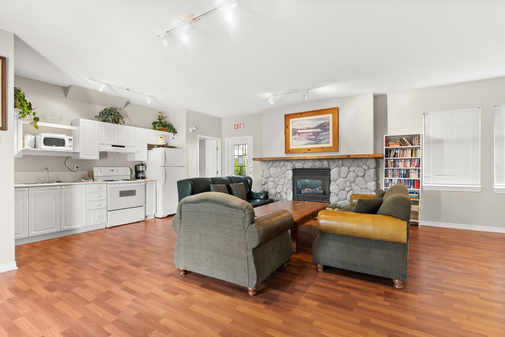 20-15037 58Th Avenue, Surrey, BC