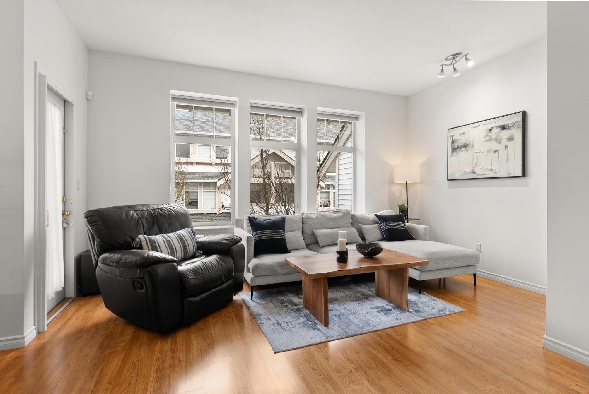 20-15037 58Th Avenue, Surrey, BC