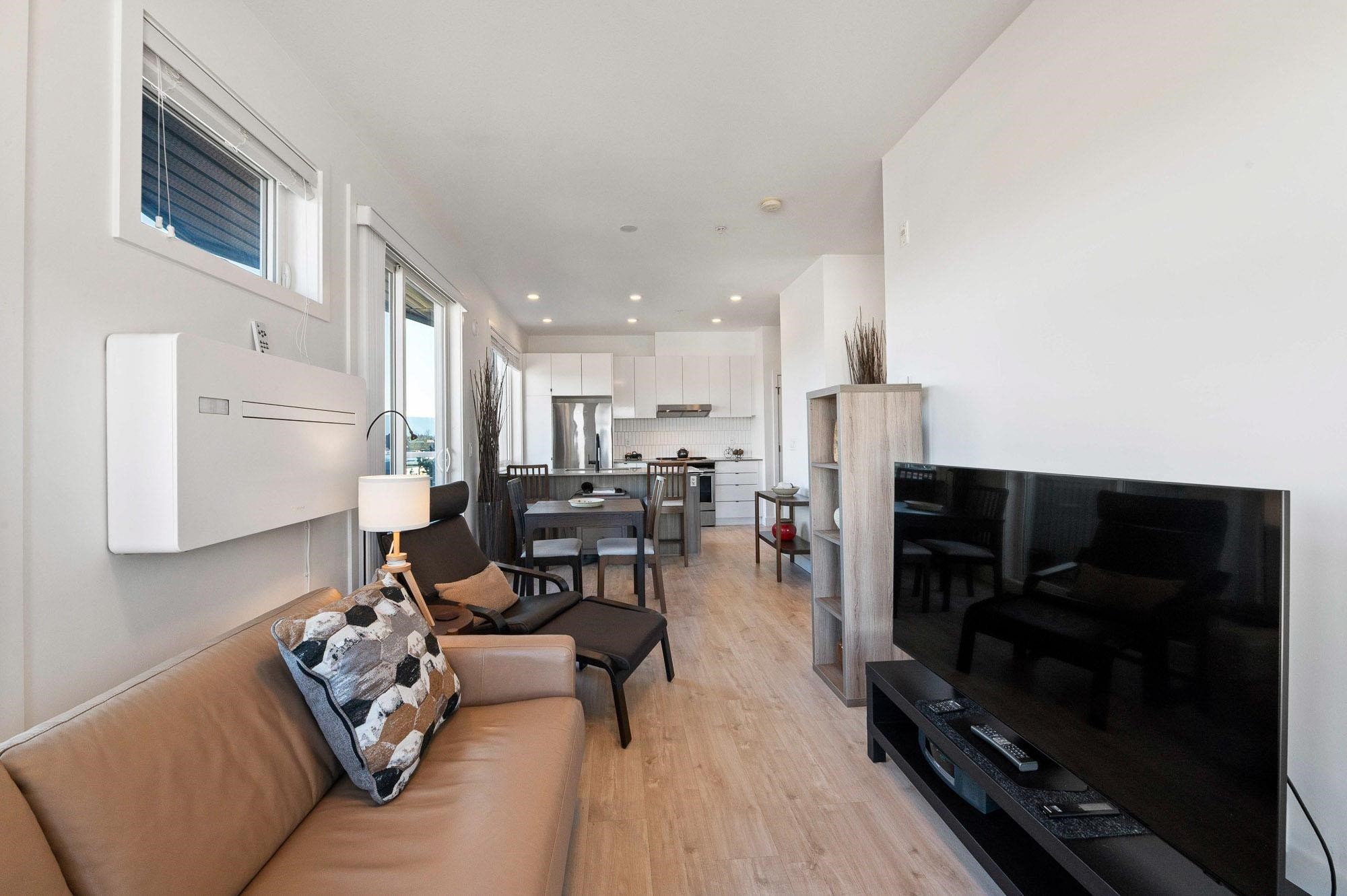 601-32838 Landeau Place, Abbotsford, BC