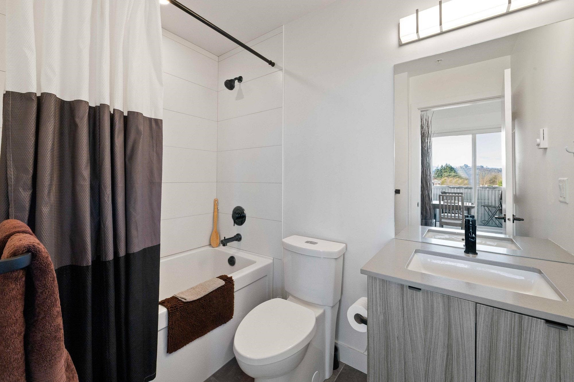 601-32838 Landeau Place, Abbotsford, BC