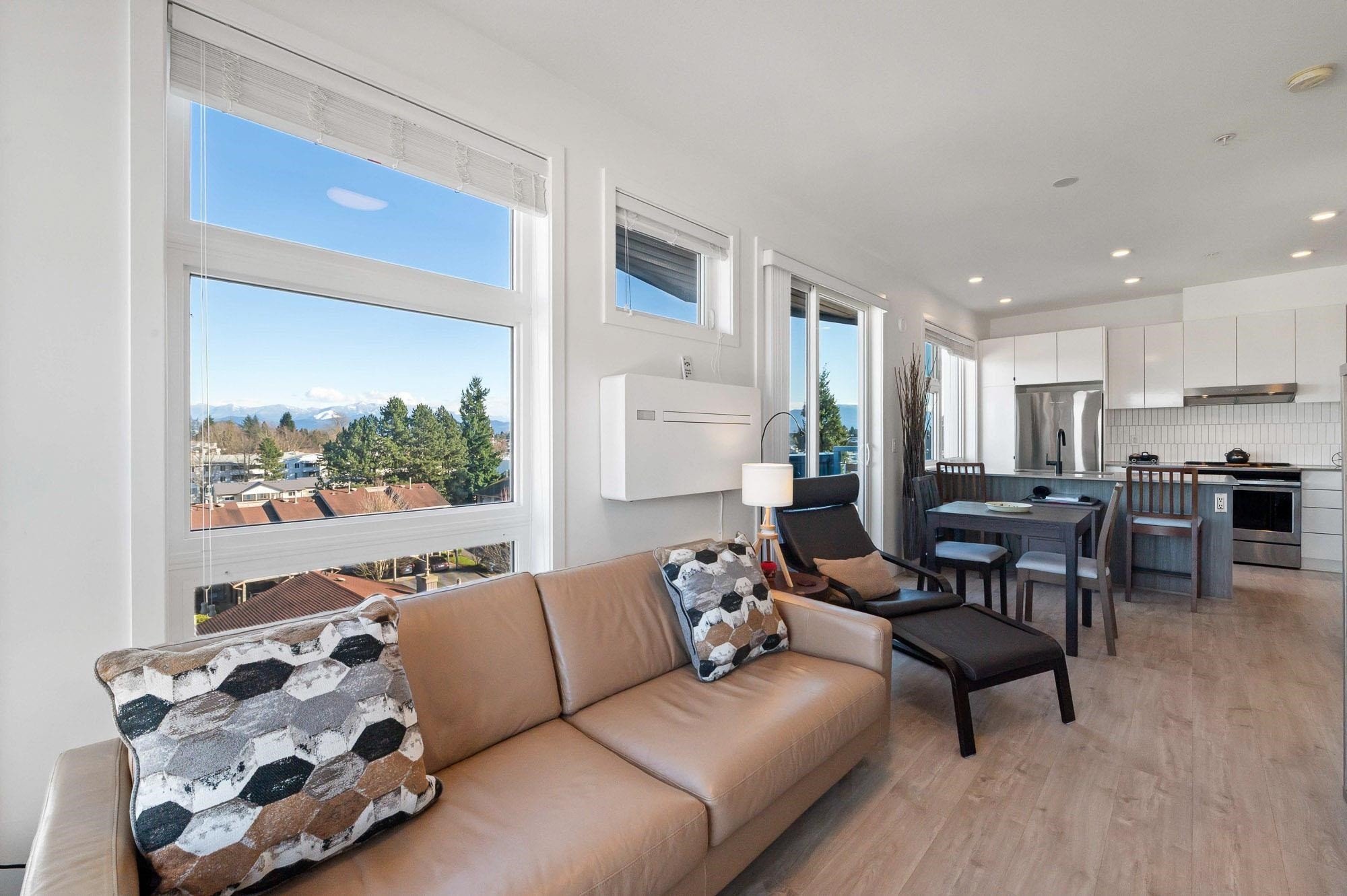 601-32838 Landeau Place, Abbotsford, BC