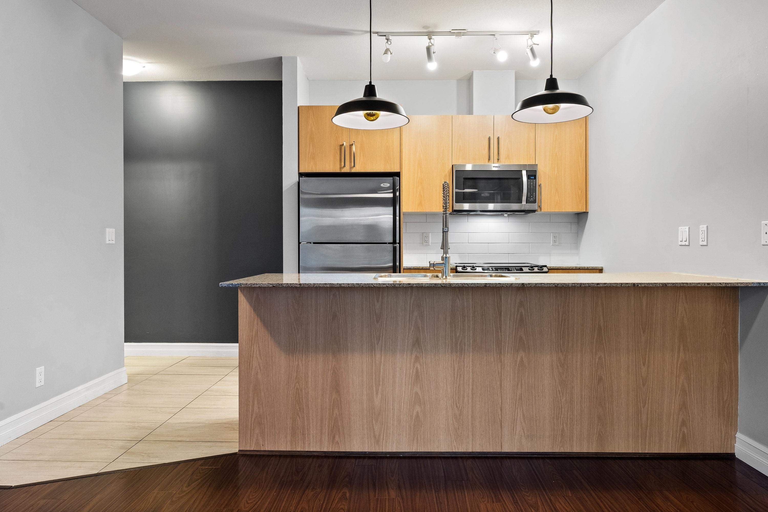 215-2943 Nelson Place, Abbotsford, BC