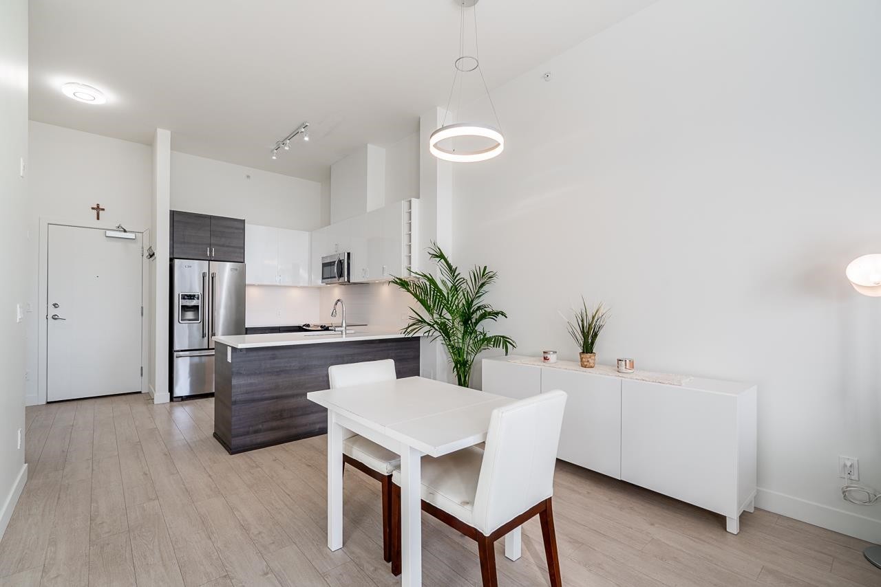 401-13919 Fraser Highway, Surrey, BC