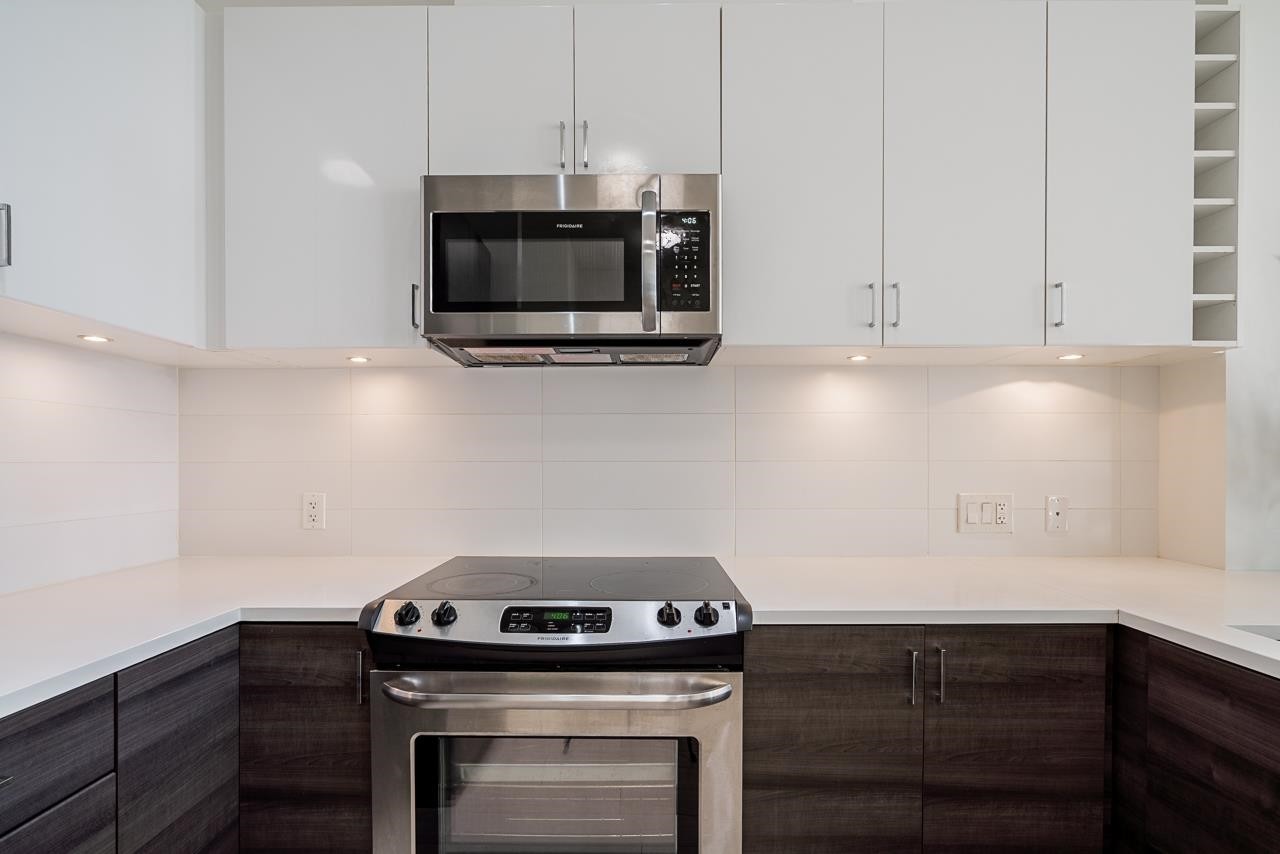 401-13919 Fraser Highway, Surrey, BC