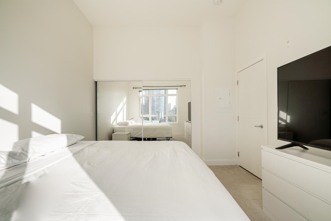 401-13919 Fraser Highway, Surrey, BC