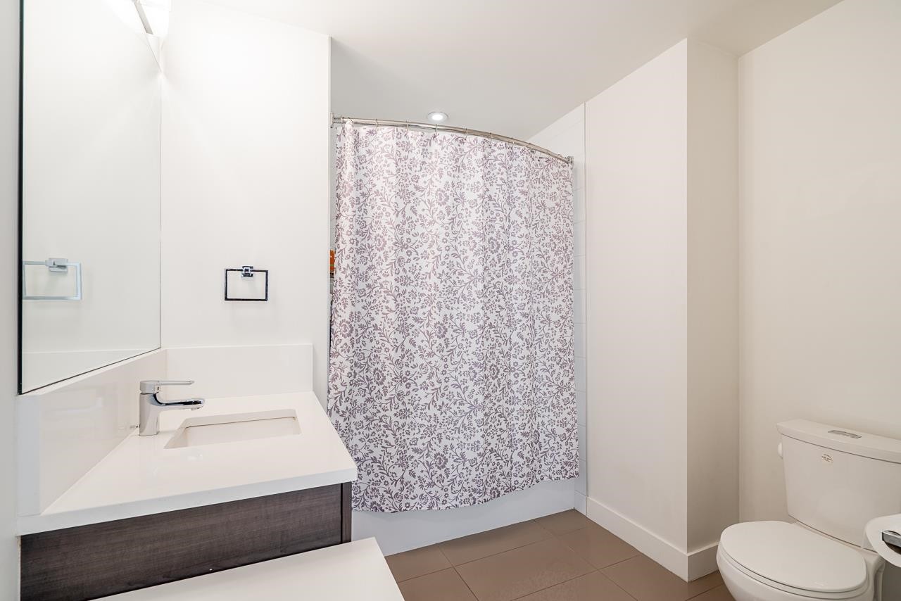 401-13919 Fraser Highway, Surrey, BC