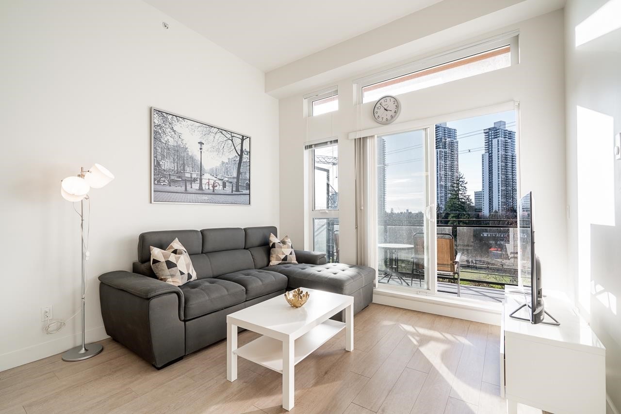 401-13919 Fraser Highway, Surrey, BC