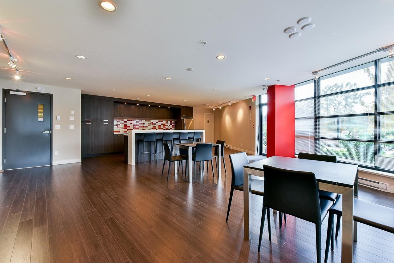 401-13919 Fraser Highway, Surrey, BC
