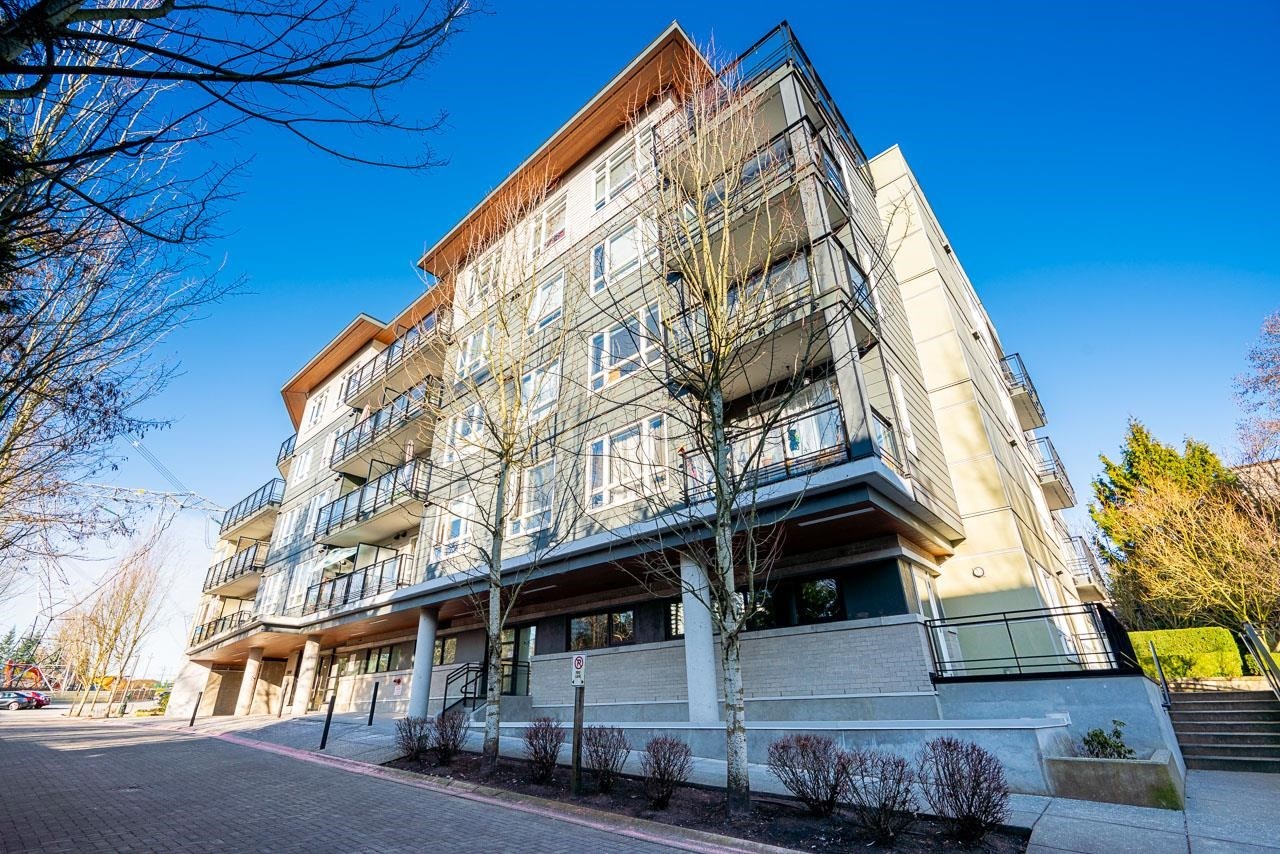 401-13919 Fraser Highway, Surrey, BC