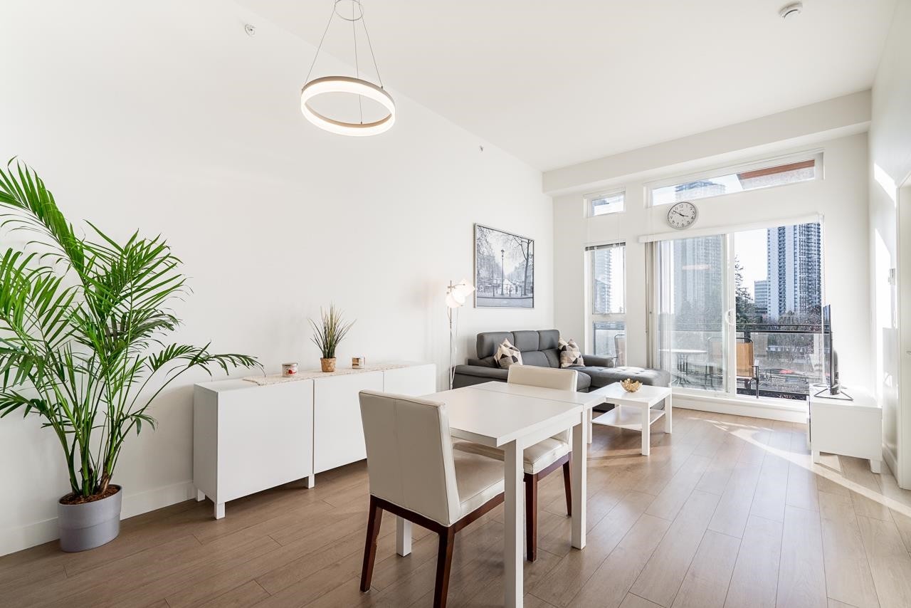 401-13919 Fraser Highway, Surrey, BC