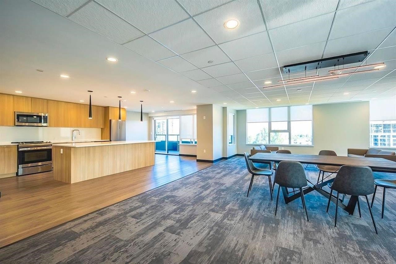 1202-10626 City Parkway, Surrey, BC