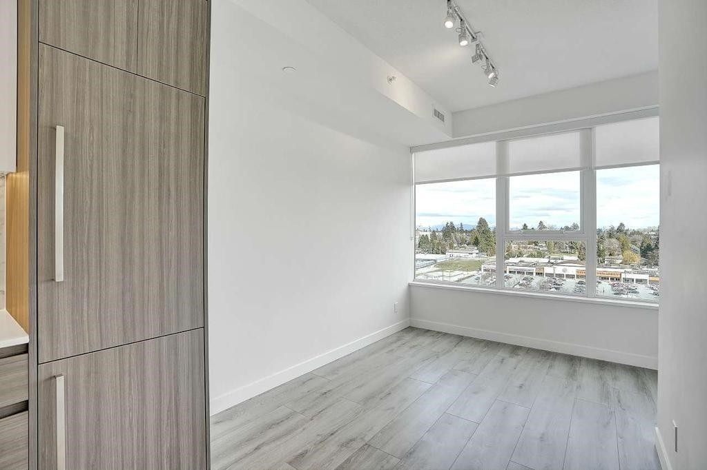 1202-10626 City Parkway, Surrey, BC