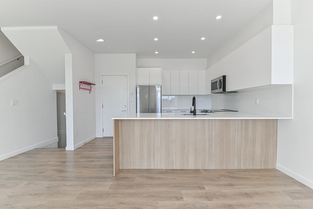 100-15255 Sitka Drive, Surrey, BC