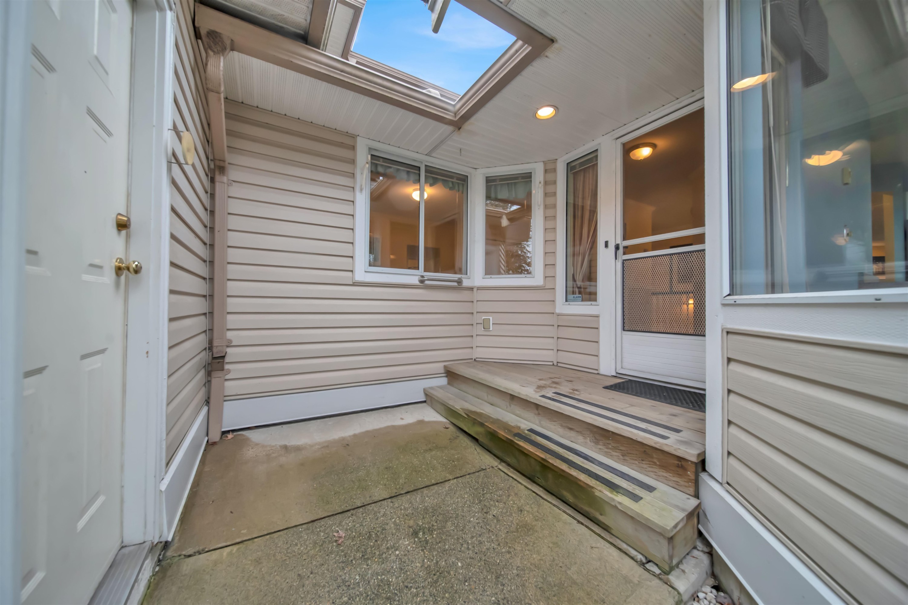 101-16071 82 Avenue, Surrey, BC