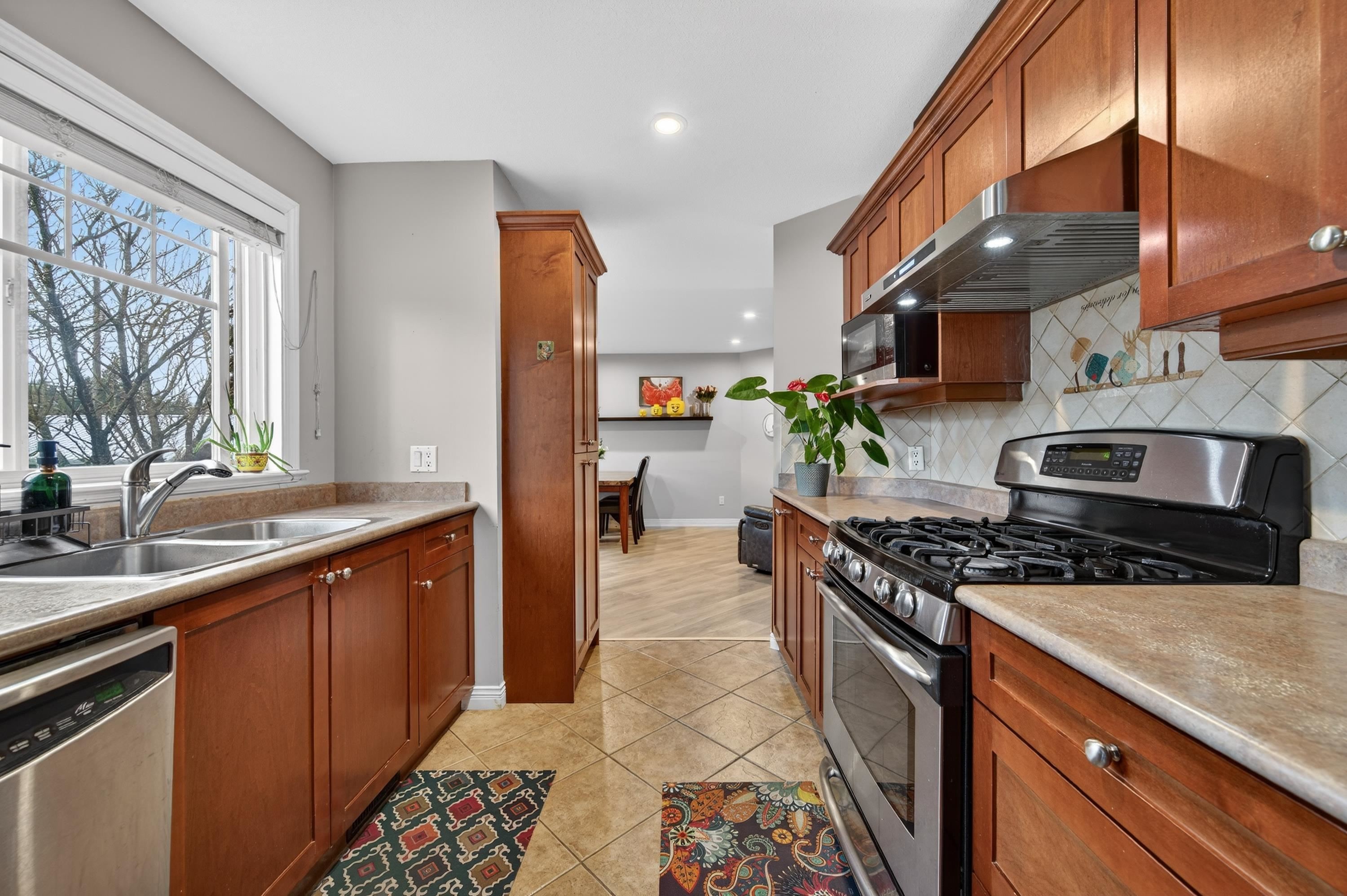 46-8717 159 Street, Surrey, BC