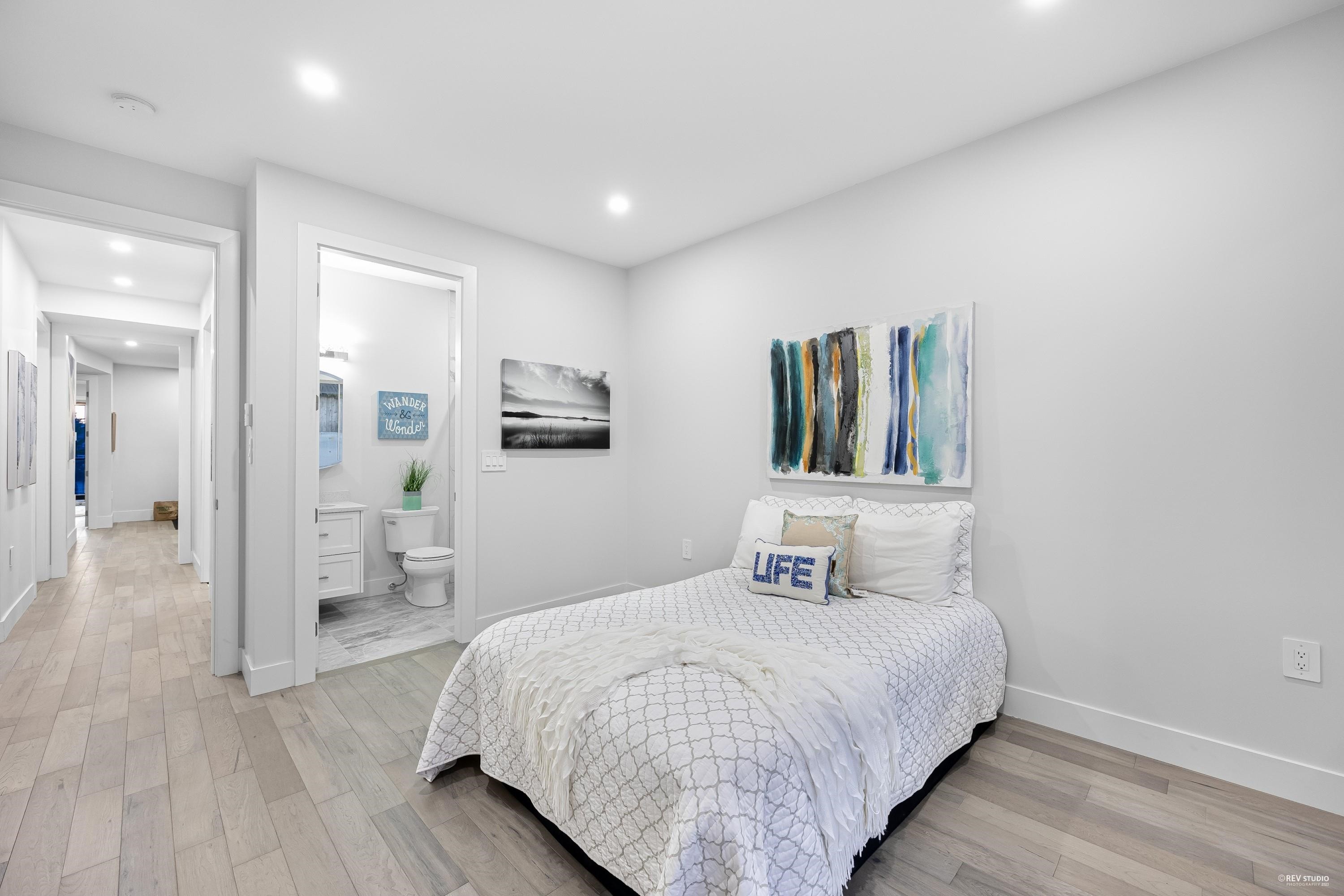 838 Stevens Street, White Rock, BC