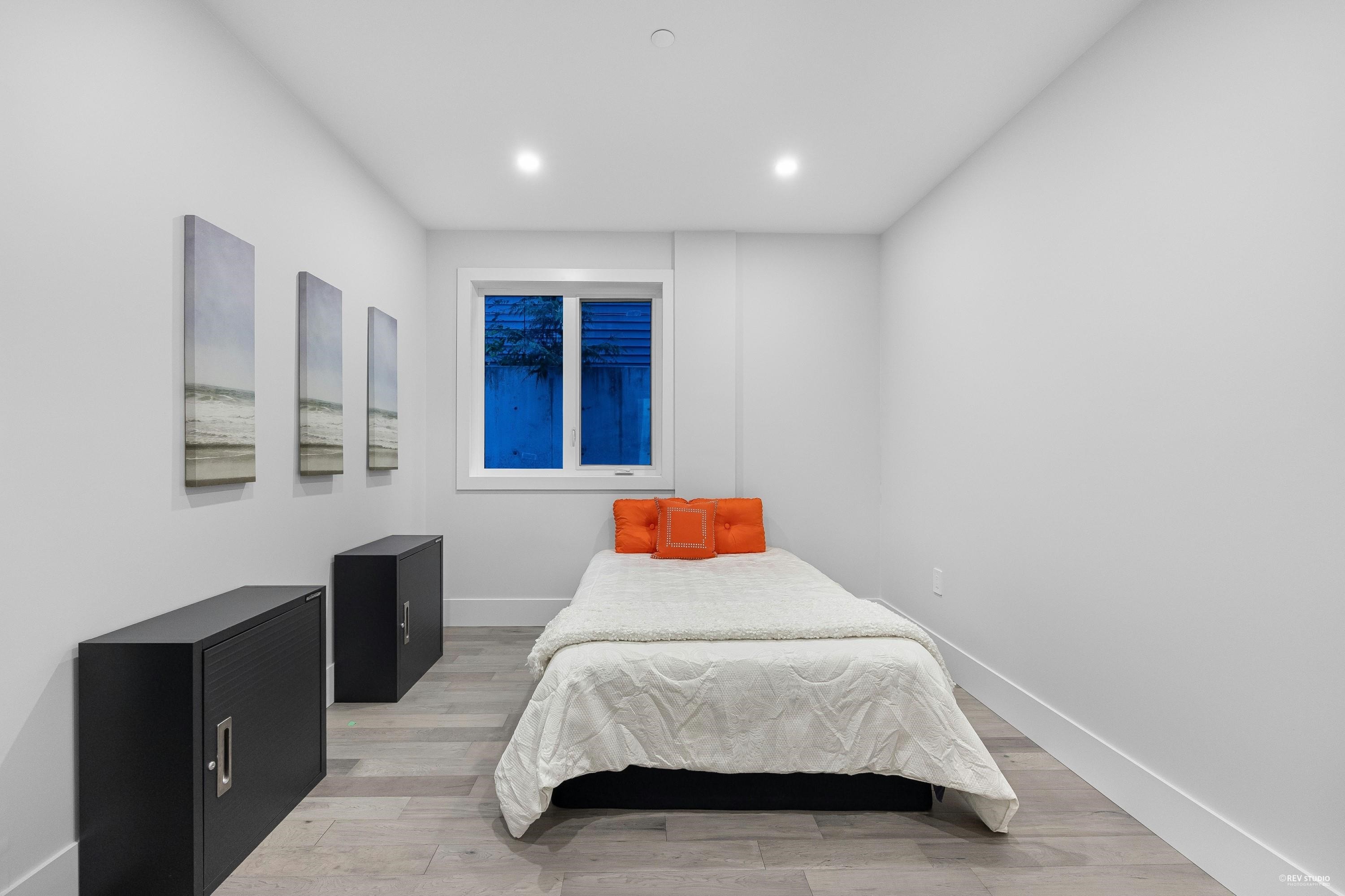 838 Stevens Street, White Rock, BC