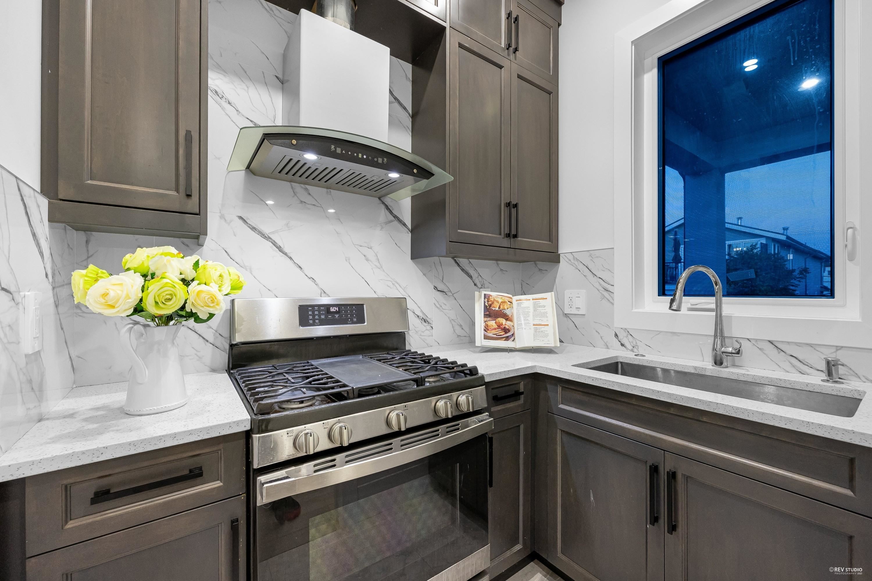 838 Stevens Street, White Rock, BC