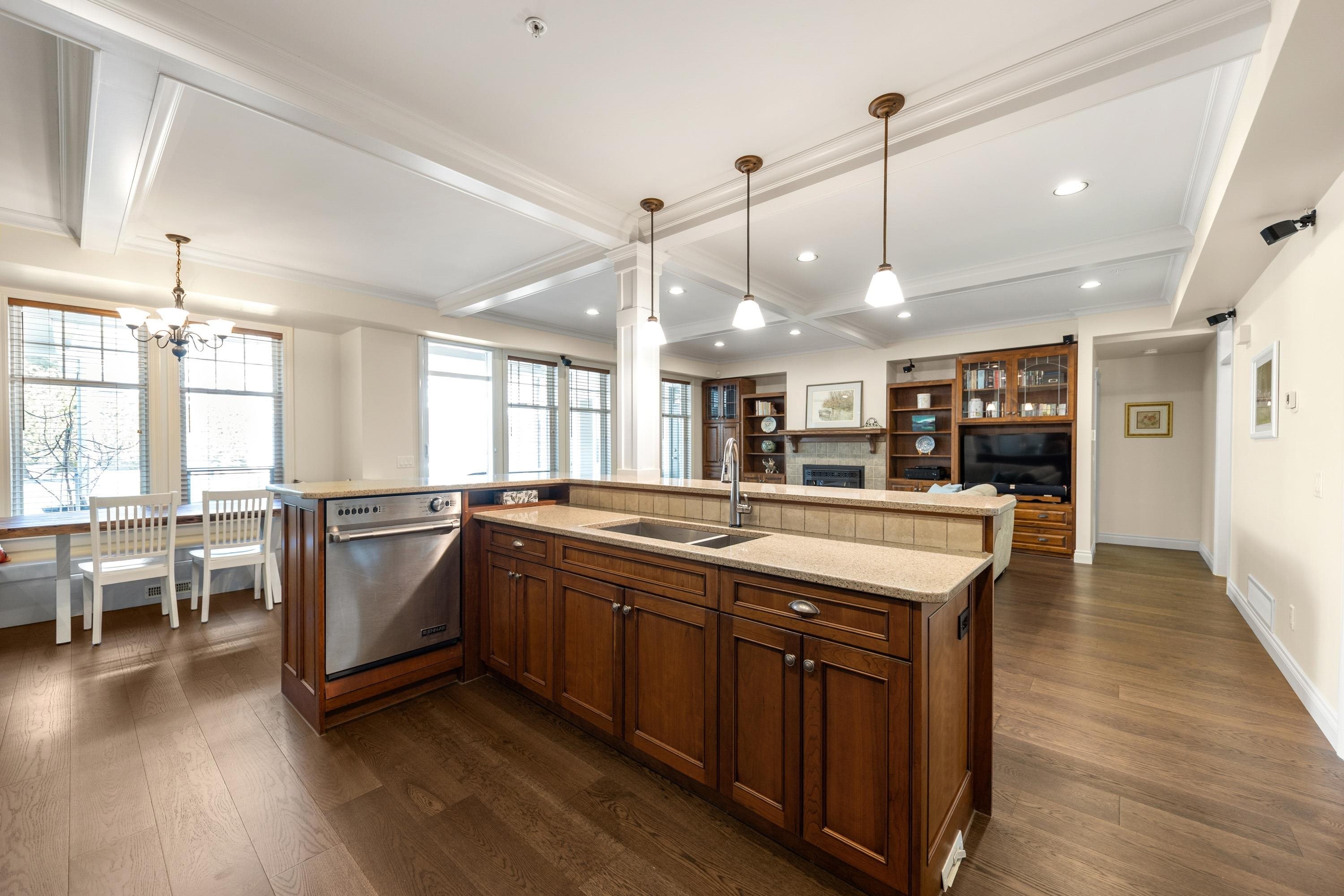 13785 Marine Drive, White Rock, BC