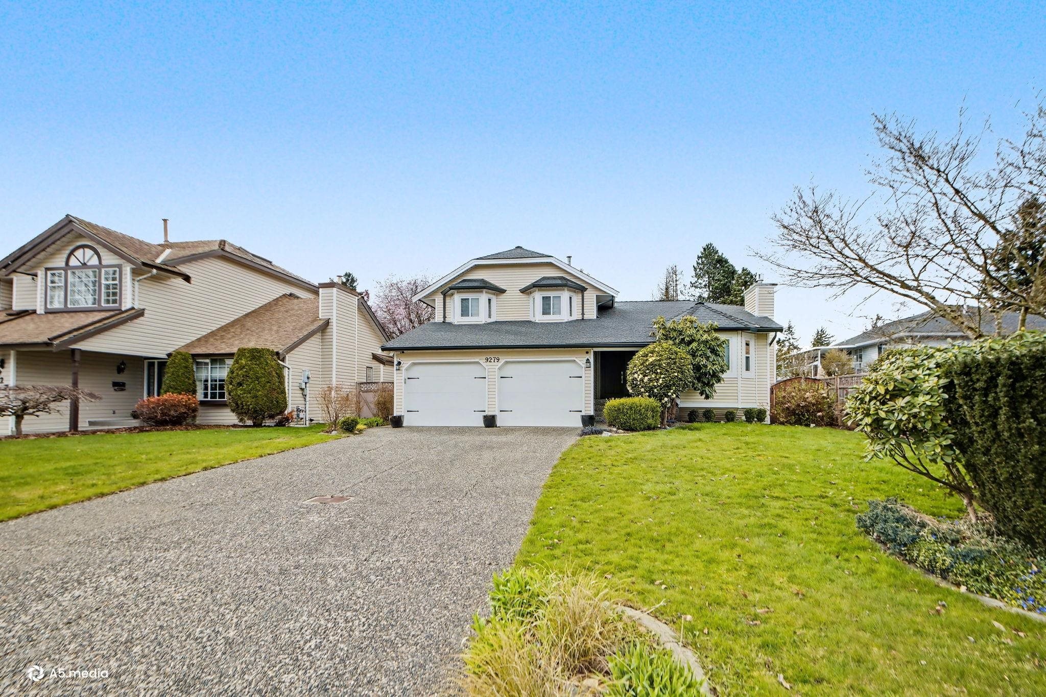 9279 156A Street, Surrey, BC