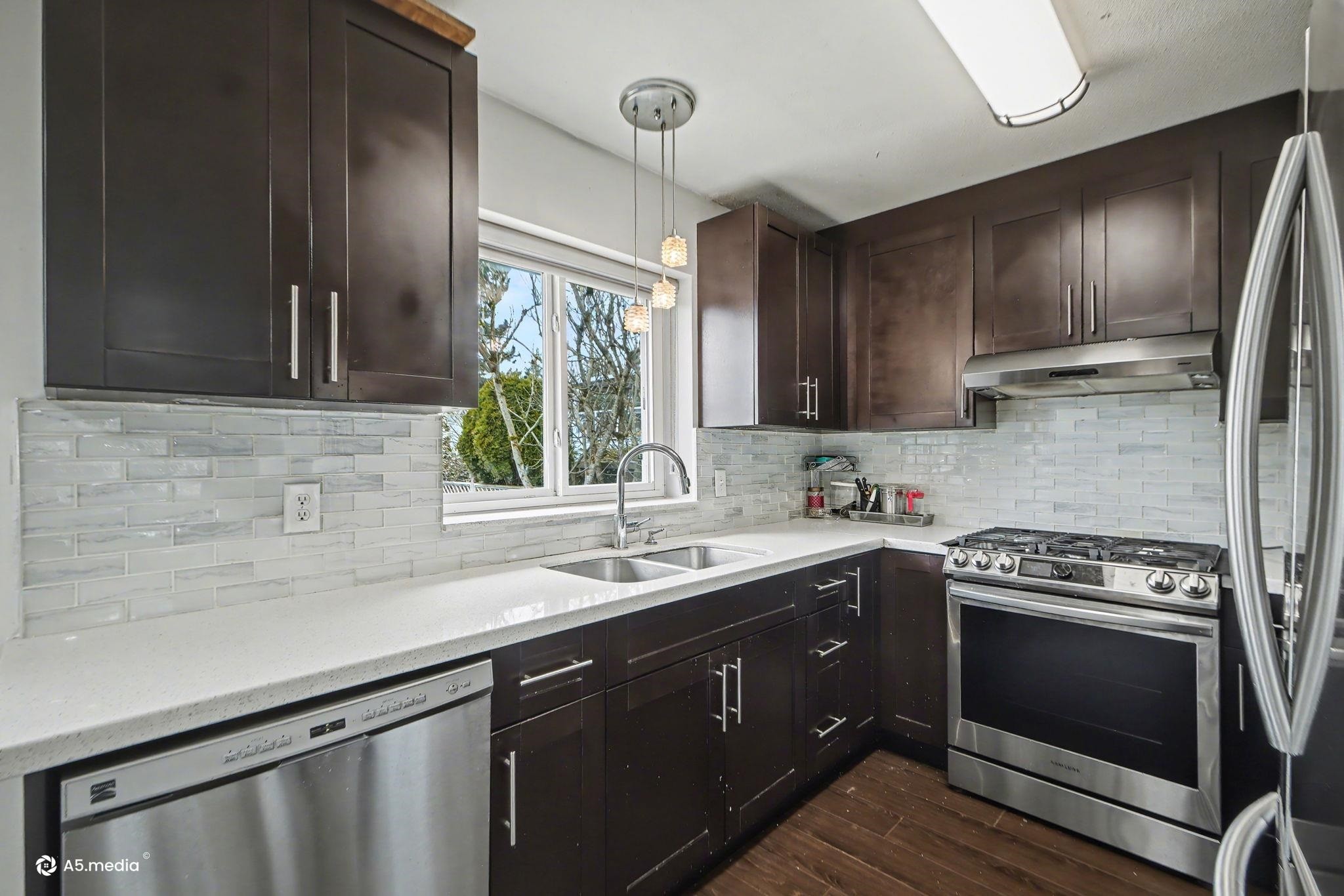 9279 156A Street, Surrey, BC