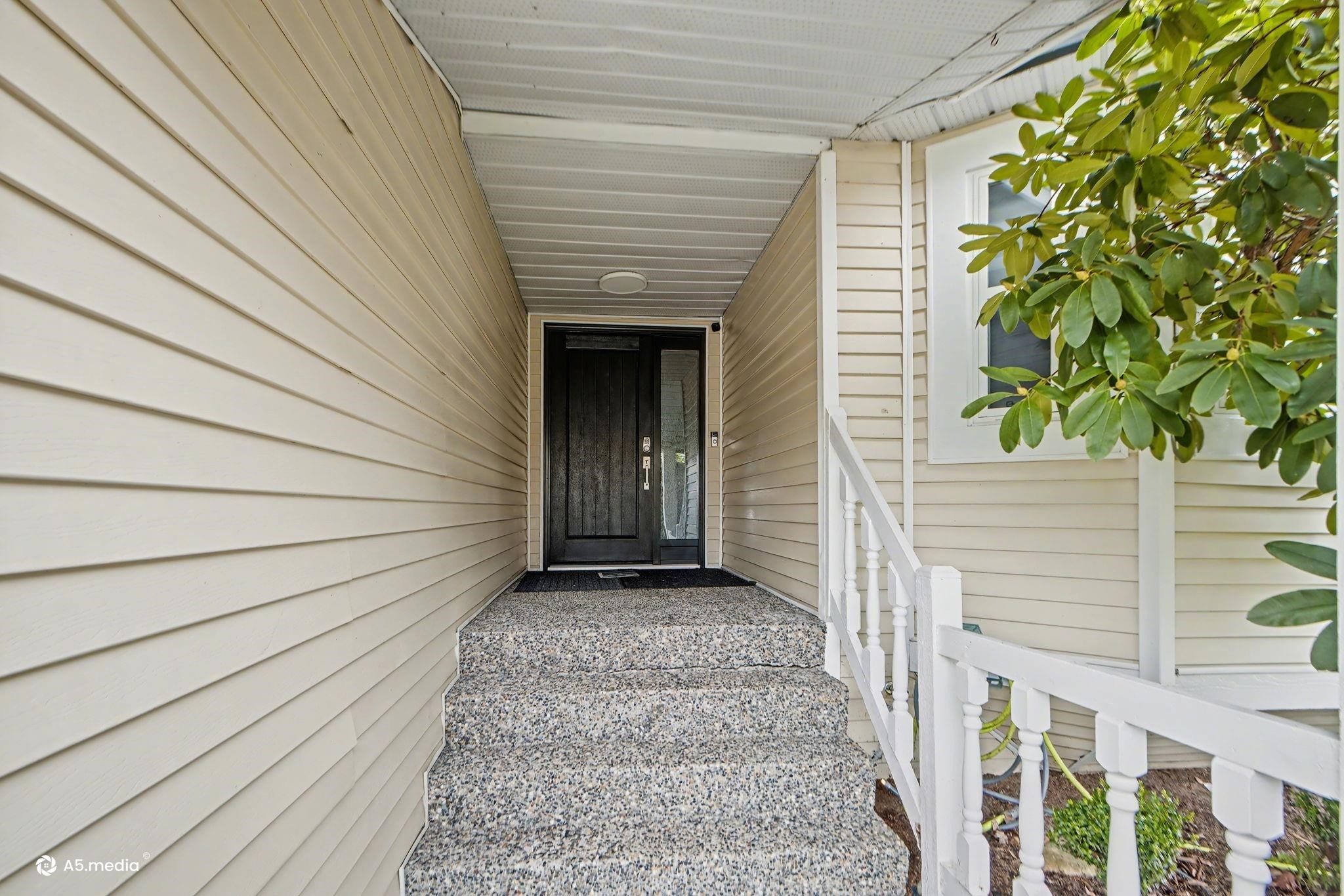 9279 156A Street, Surrey, BC