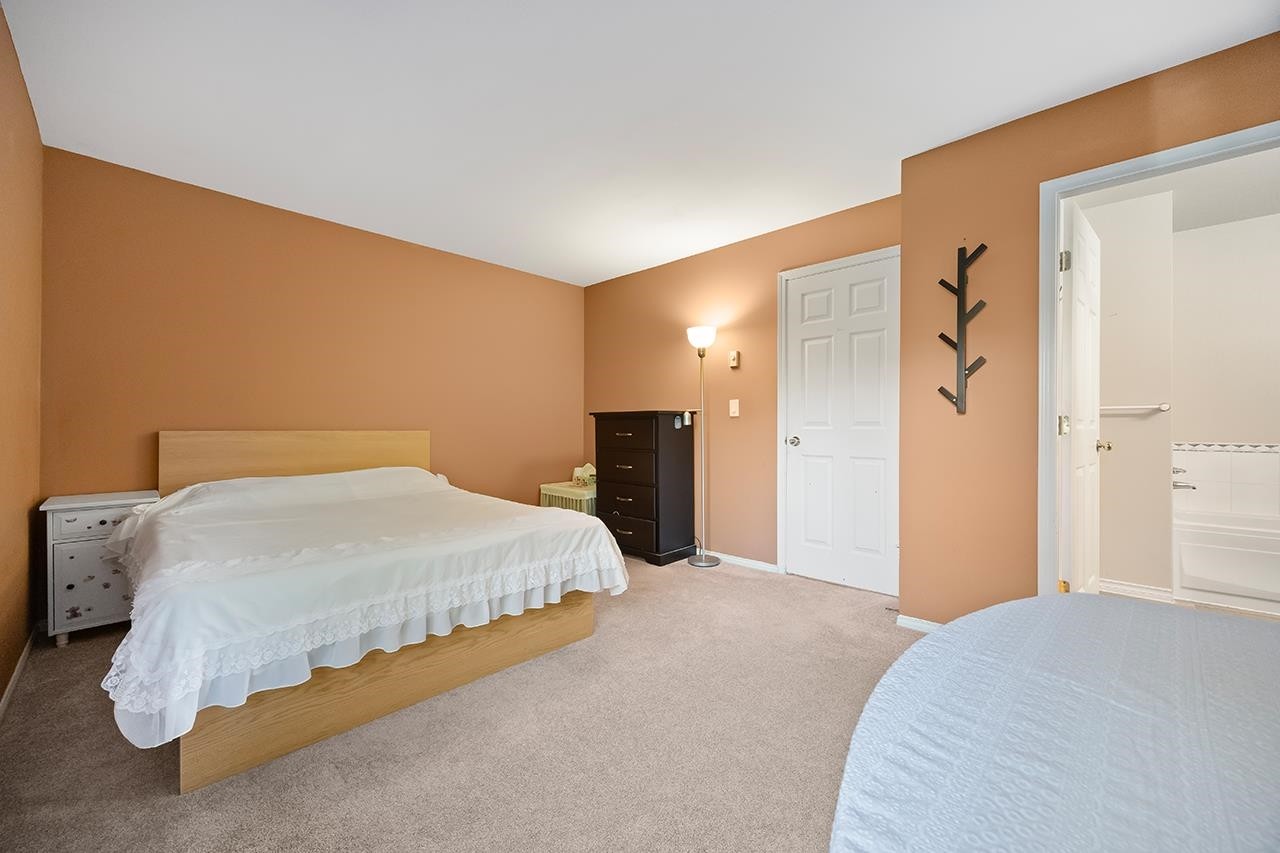 204-16233 82 Avenue, Surrey, BC