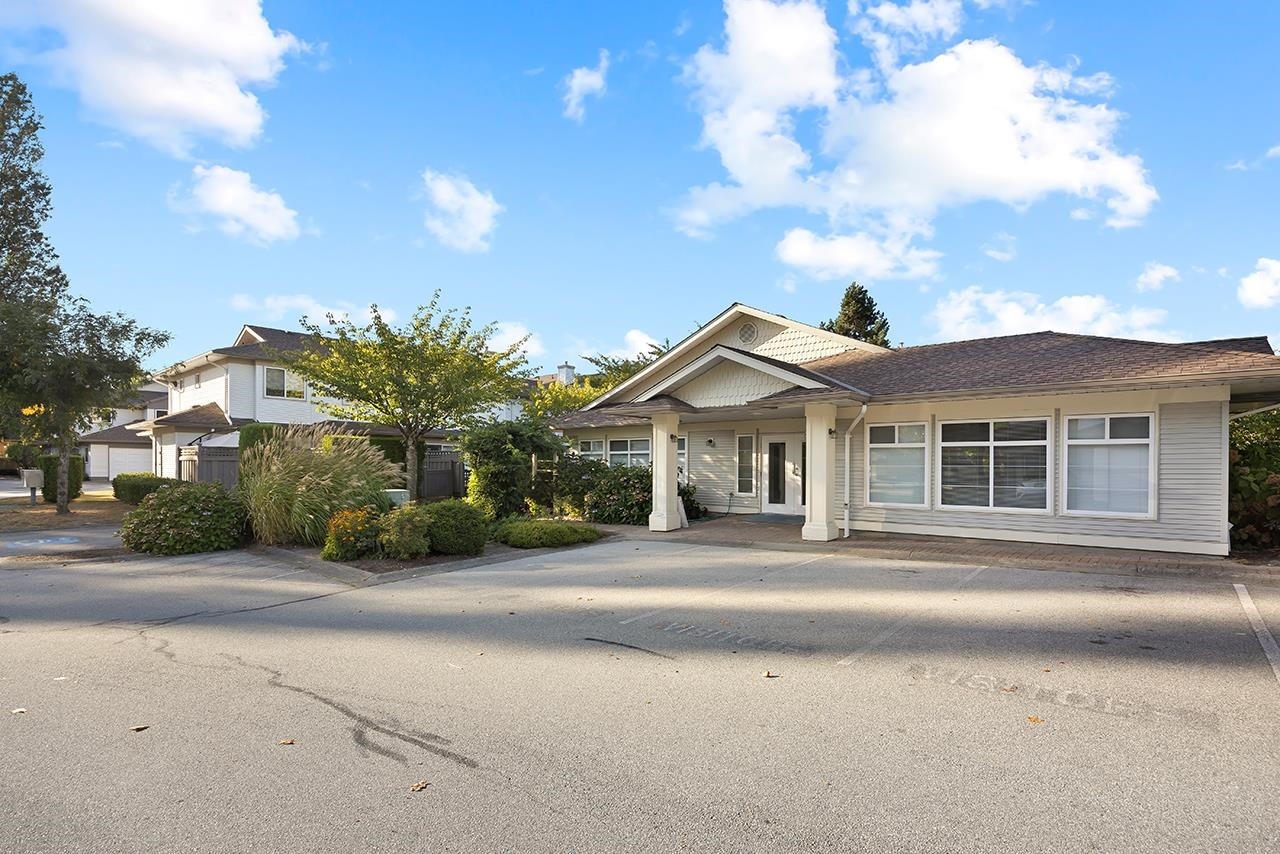 204-16233 82 Avenue, Surrey, BC