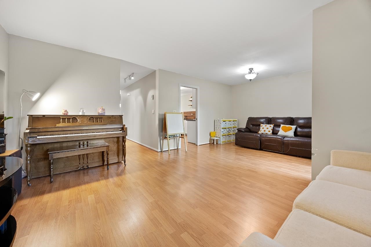 204-16233 82 Avenue, Surrey, BC