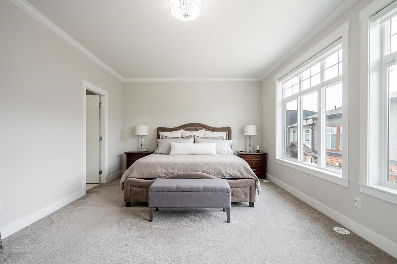 12-17033 Fraser Highway, Surrey, BC