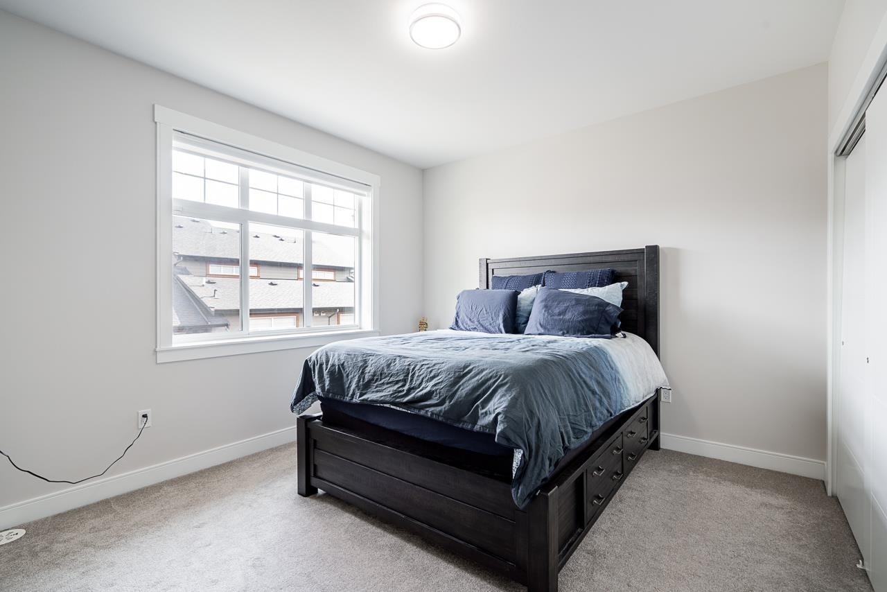 12-17033 Fraser Highway, Surrey, BC