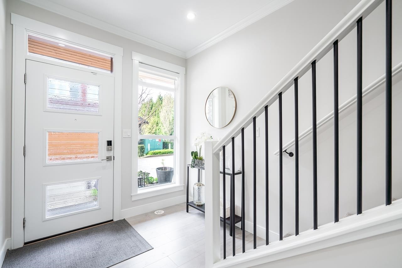 12-17033 Fraser Highway, Surrey, BC