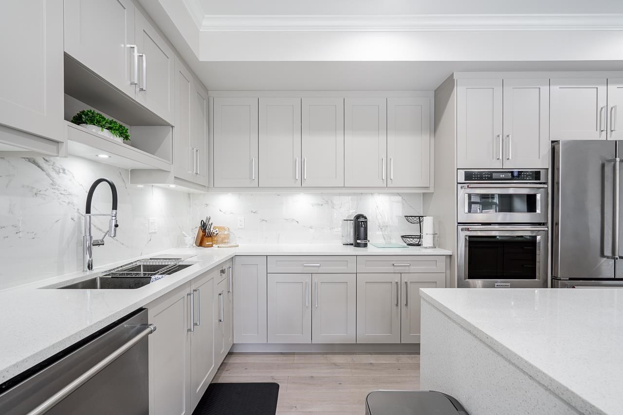 12-17033 Fraser Highway, Surrey, BC