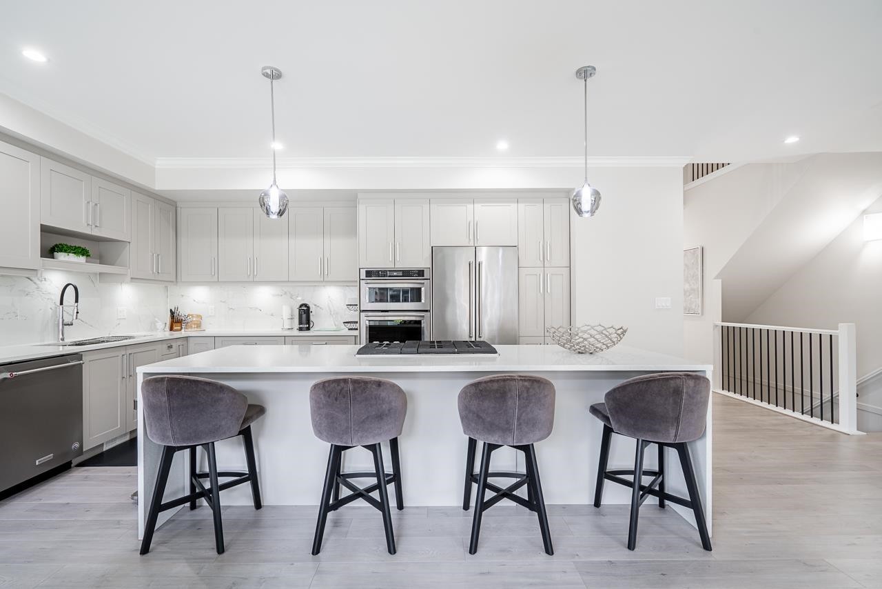 12-17033 Fraser Highway, Surrey, BC