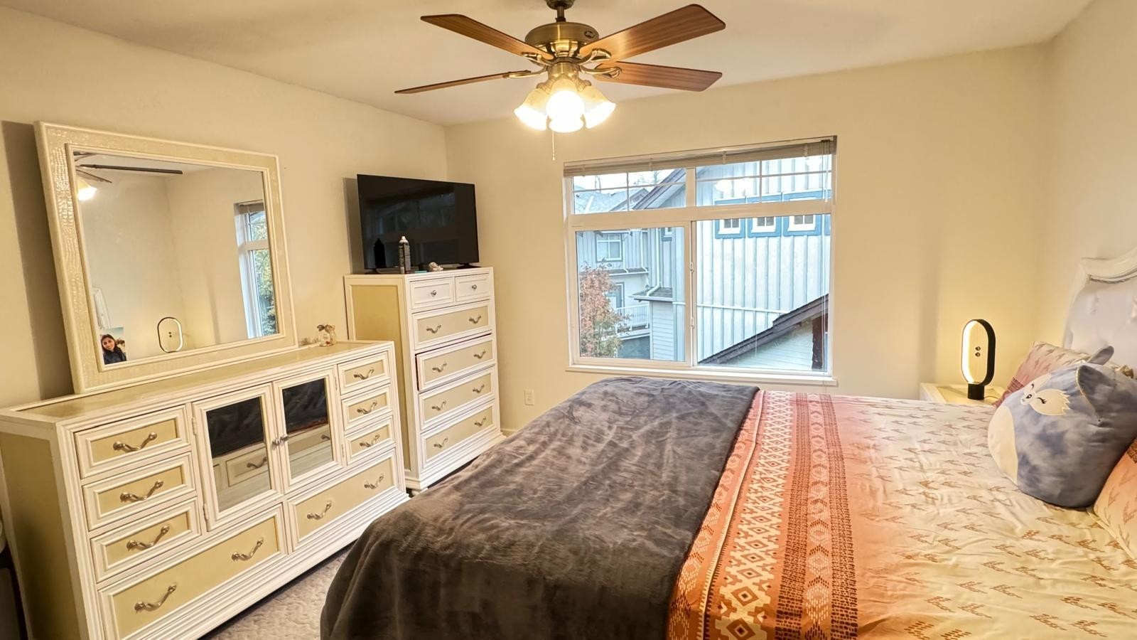 15-16588 Fraser Highway, Surrey, BC
