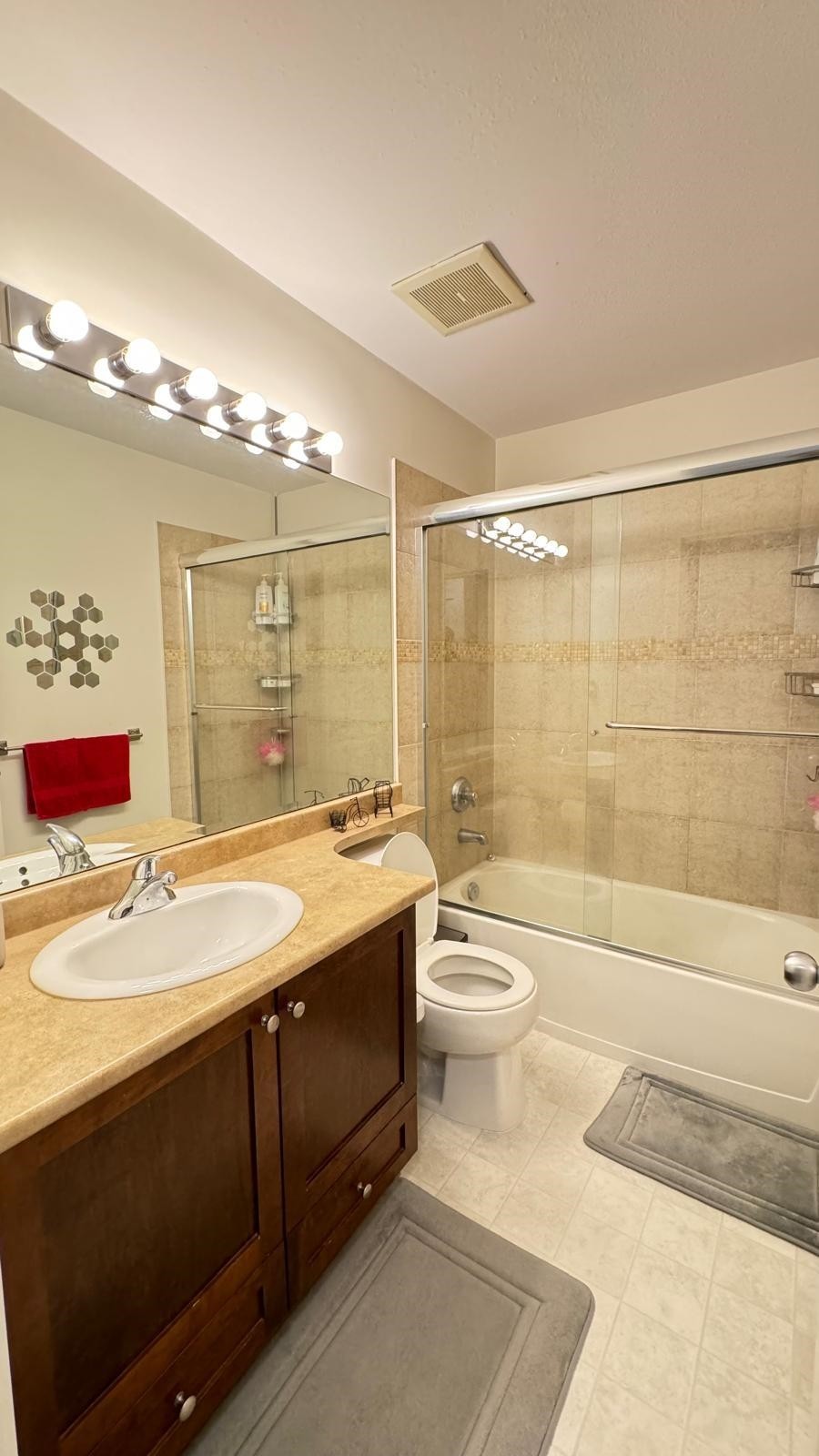 15-16588 Fraser Highway, Surrey, BC