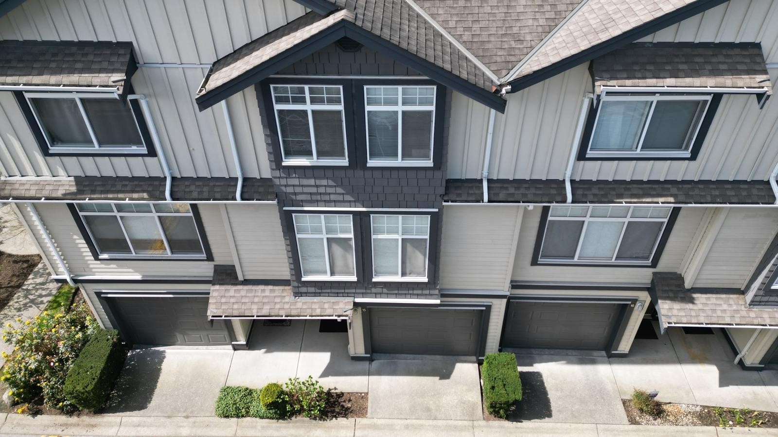 15-16588 Fraser Highway, Surrey, BC
