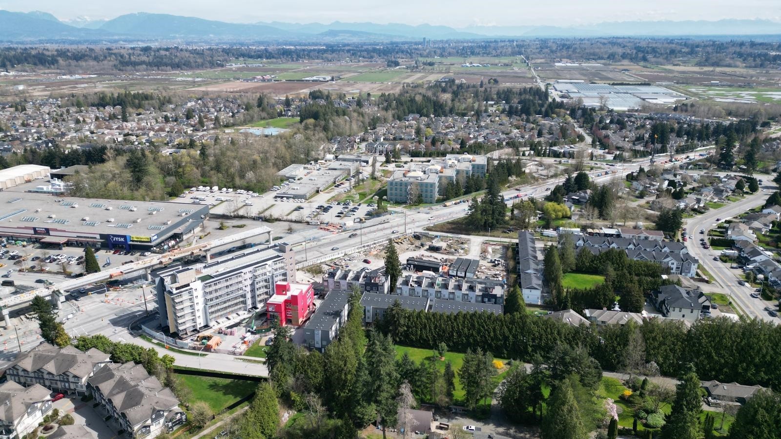 15-16588 Fraser Highway, Surrey, BC