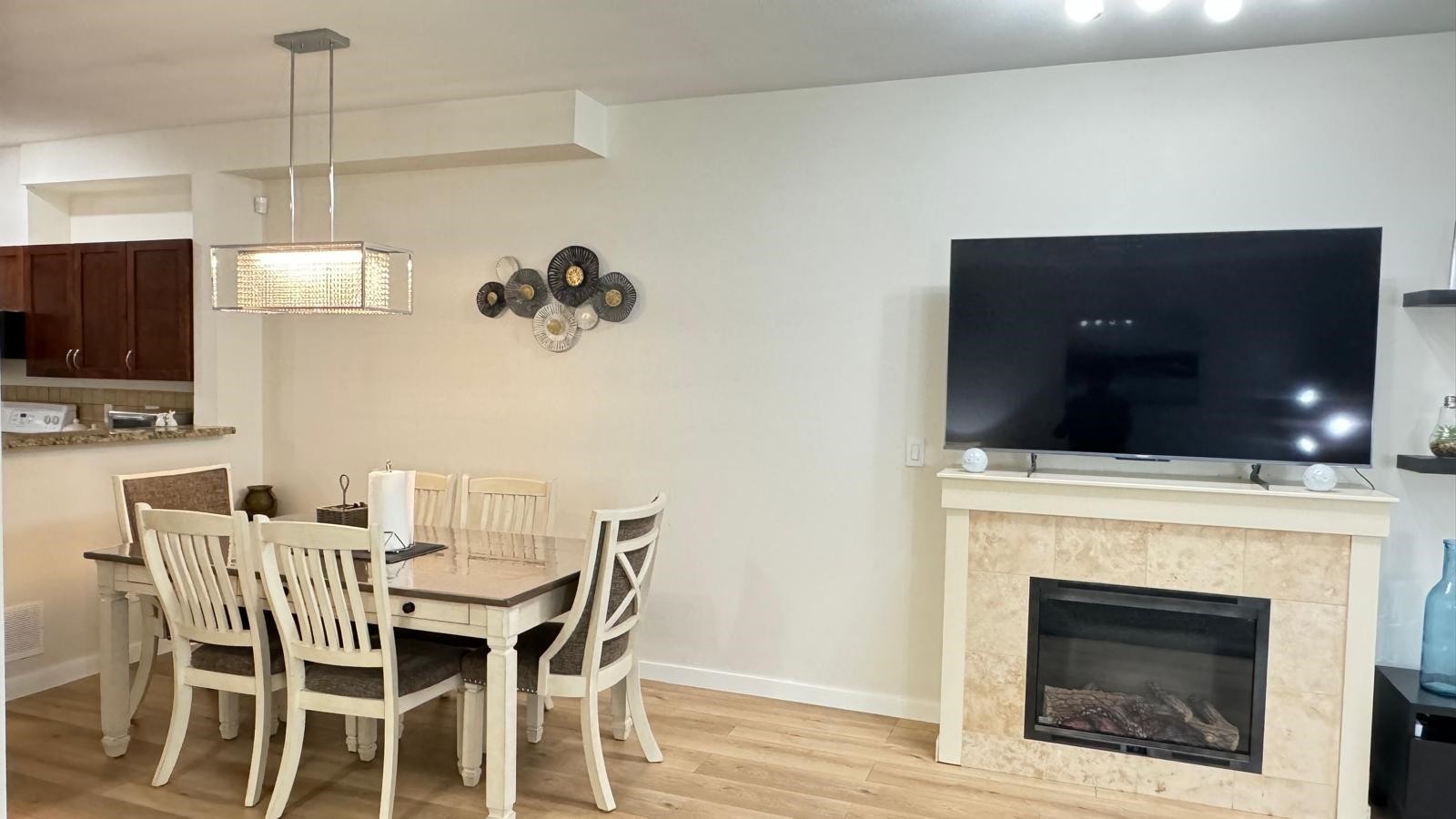 15-16588 Fraser Highway, Surrey, BC