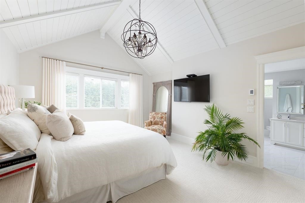 3758 Devonshire Drive, Surrey, BC