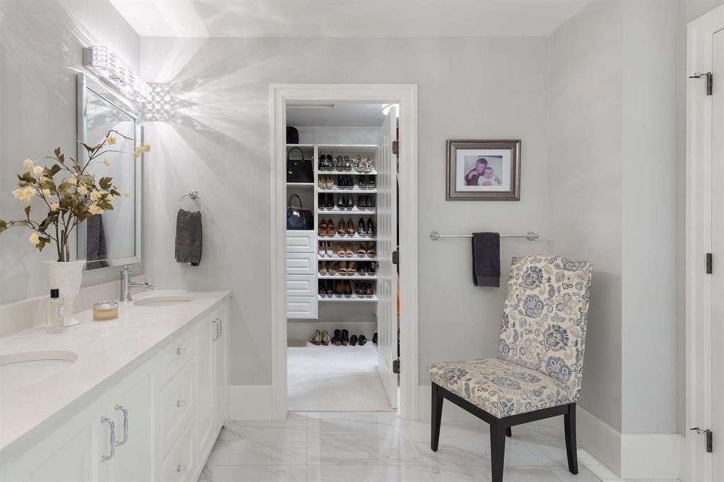 3758 Devonshire Drive, Surrey, BC