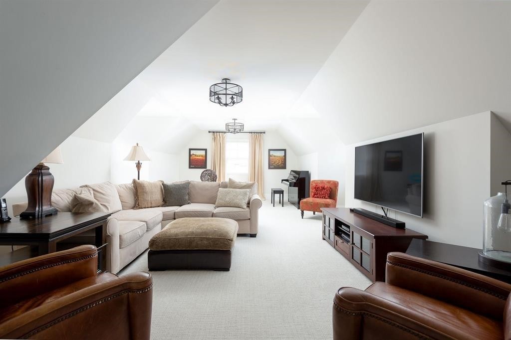 3758 Devonshire Drive, Surrey, BC