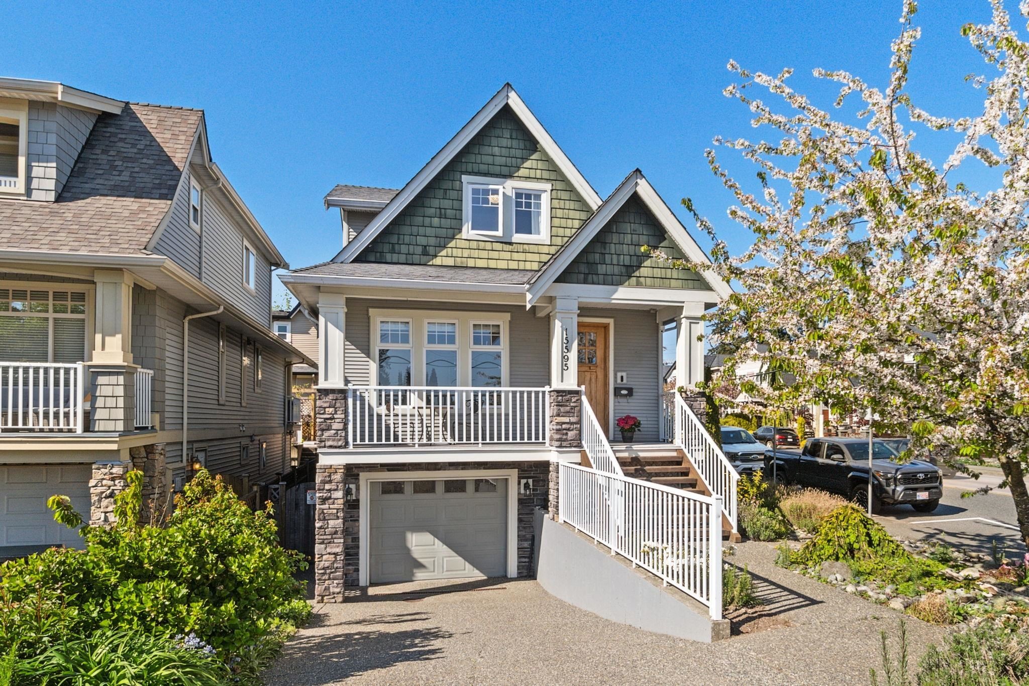 15595 Thrift Avenue, White Rock, BC