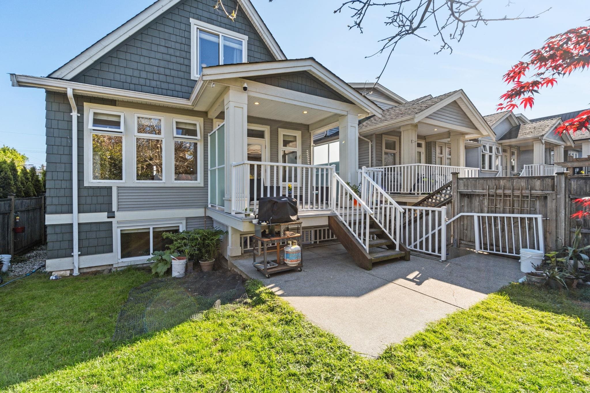 15595 Thrift Avenue, White Rock, BC
