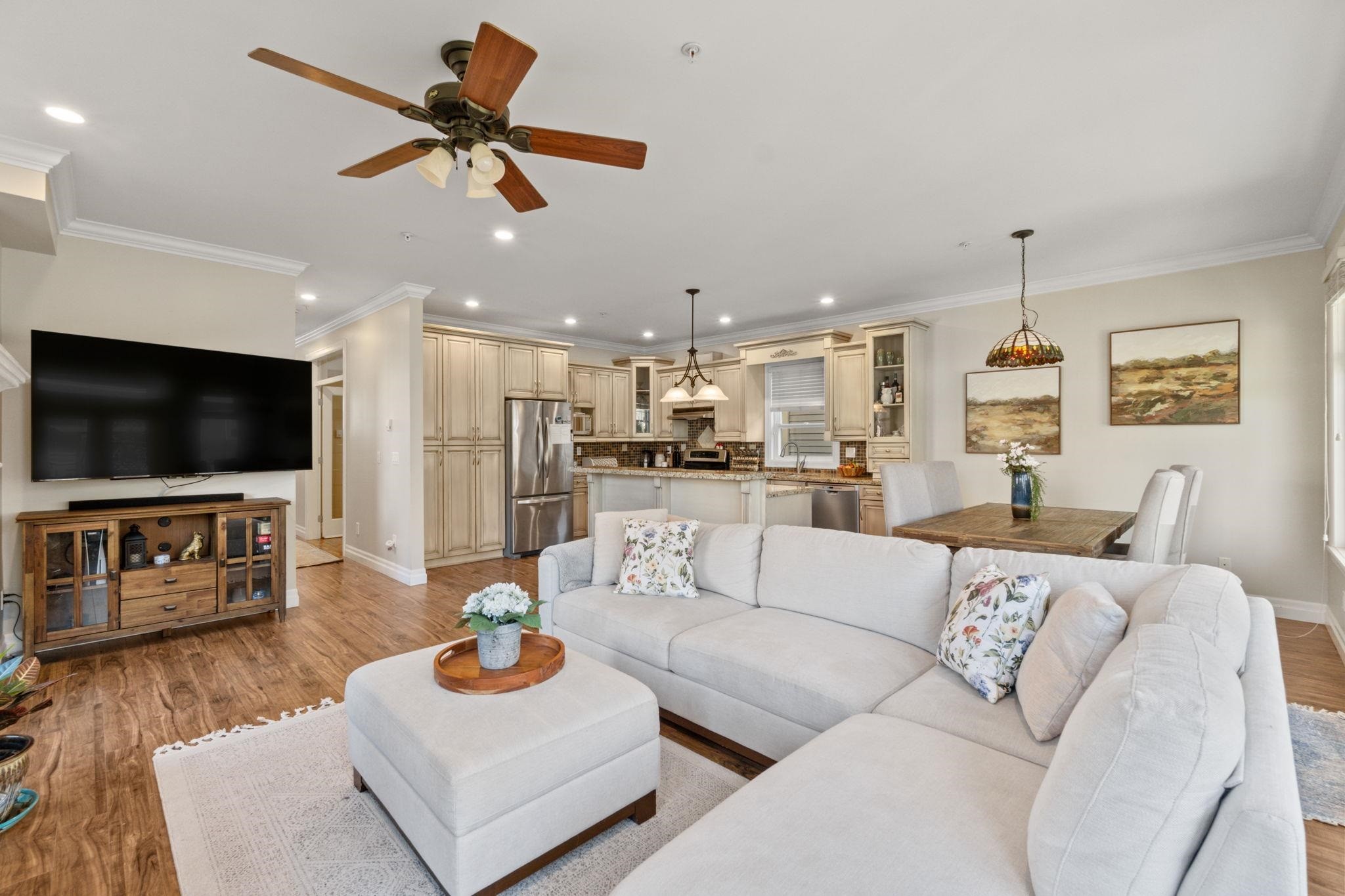 15595 Thrift Avenue, White Rock, BC